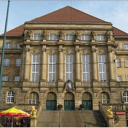 Privatzimmer Am Rathaus Kassel Buitenkant foto