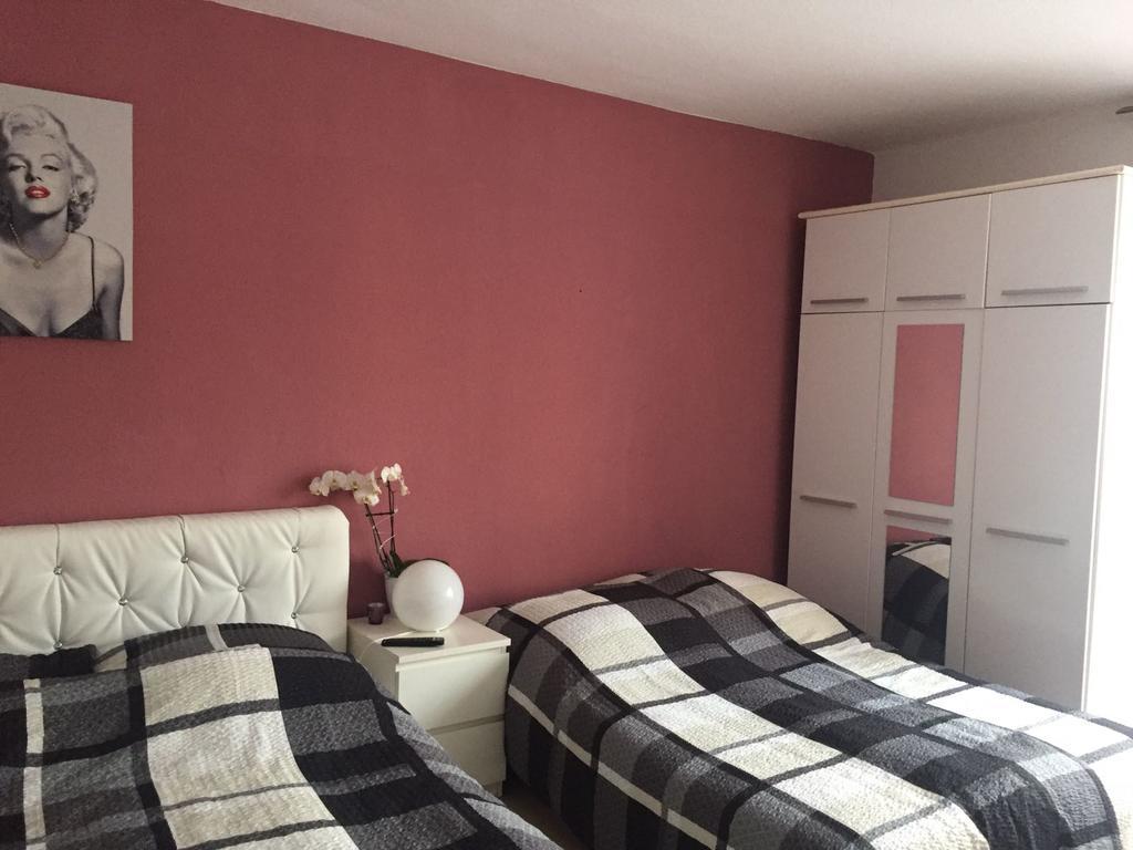 Privatzimmer Am Rathaus Kassel Buitenkant foto